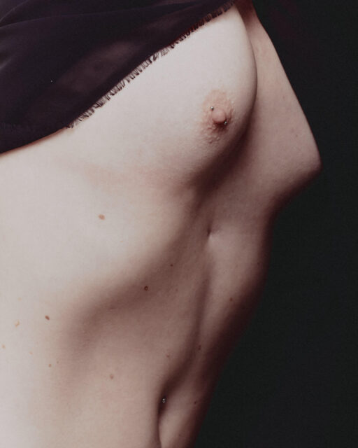 Body Scapes | studio body portrait classical female model photographer Berlin Körper Nude ästetisch photography close-up fine art
